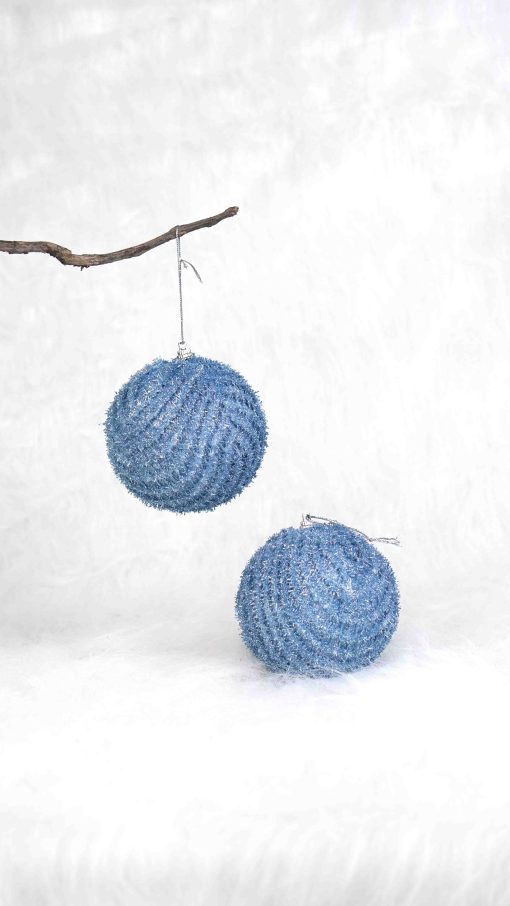 gilttery elegance blue baubles